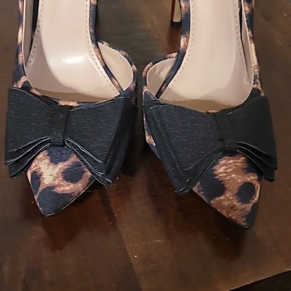 Betsey Johnson Stilettos, Animal Print, Metallic Heels w Bows - Picture 6 of 6